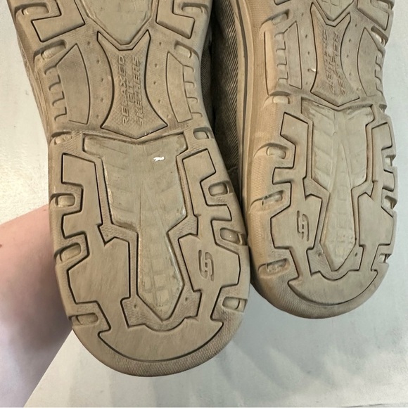 Skechers Men’s Relaxed Fit Memory Foam Khaki Canvas Slip On Shoes Sz 13 GUC - Picture 13 of 14